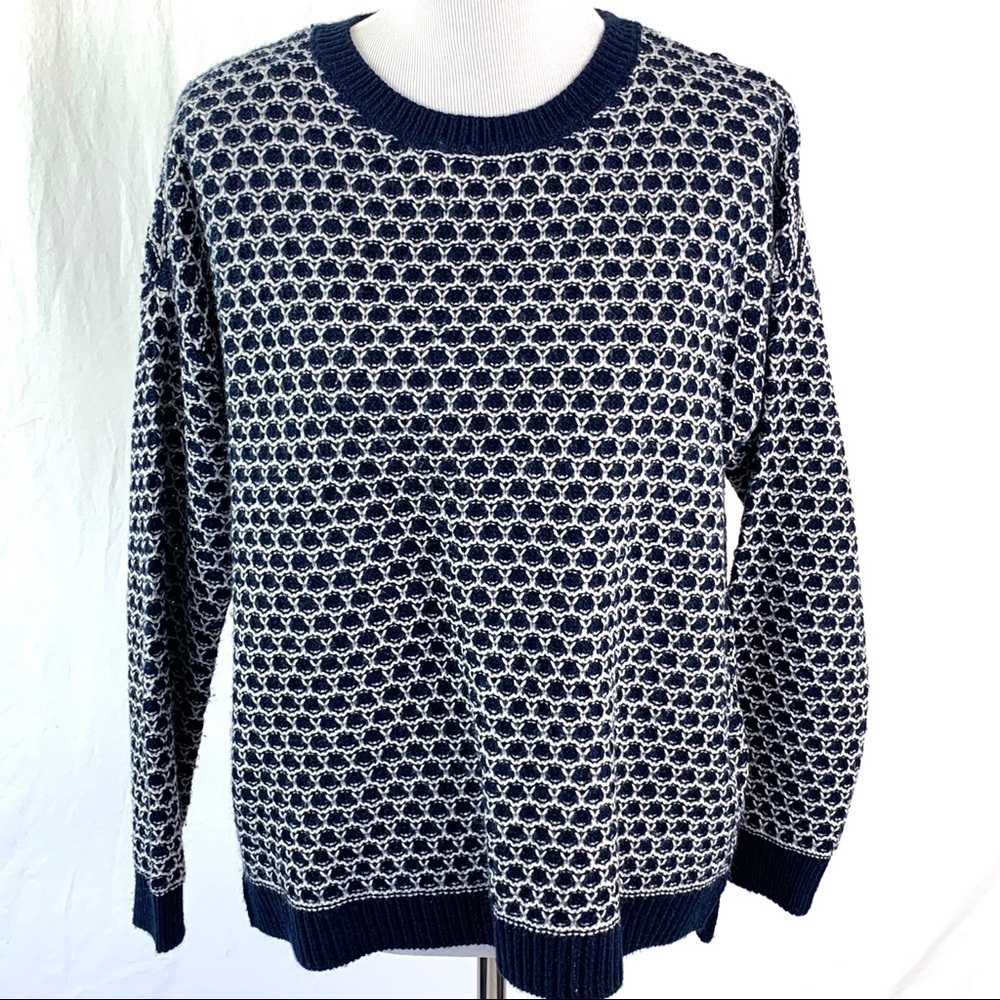 Forever 21 navy and white sweater